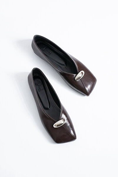 DUXAL SHOES Dawn Women's Square Toe Ballerinas with Metal Accessories