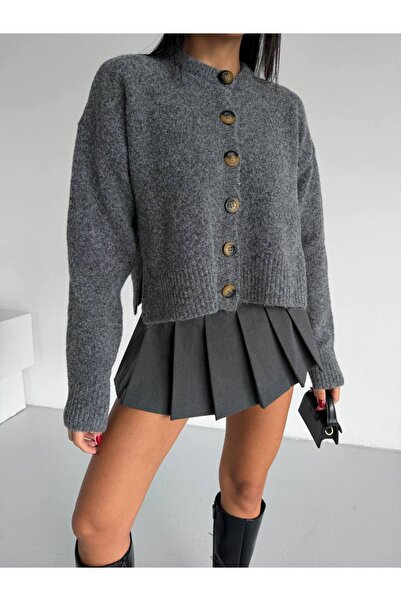 IŞILDA FASHION Buttoned knitted cardigan