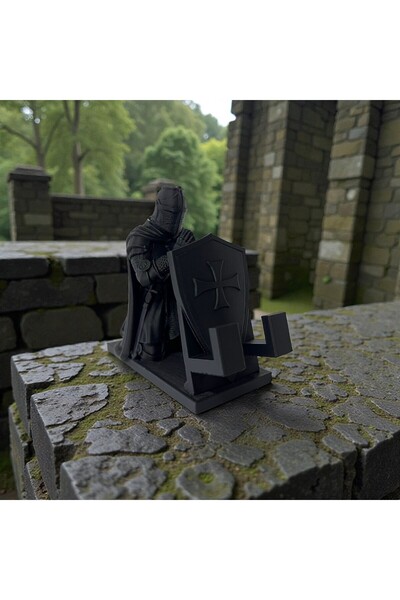 DDM GLOBAL Knight Figured Phone & Tablet Stand Desktop Decoration