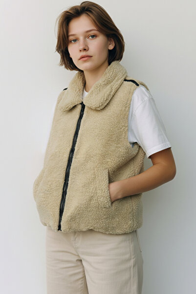 THE WOOW Women's Beige Garni Detailed Zippered Soft Curly Fleece Vest