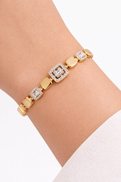 femline سوار نسائي ذهبي اللون بتصميم مربع مرصع بالأحجار اللامعة
