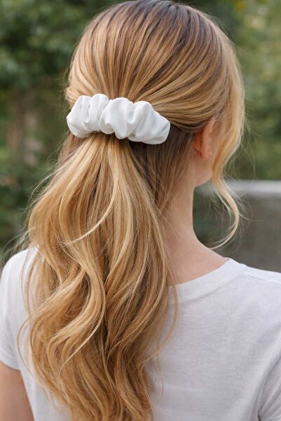 MAKSESUAR Women's White Gathered Satin Buckle