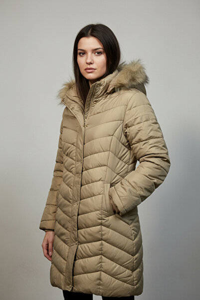 THE WOOW Women's Fur Hooded Ray Patterned Snap Fastener Long Beige Puffer Coat