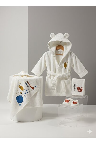Csp Cassiope 4-Piece Bathrobe Baby Bath Set with Sweet Little Animal Figures