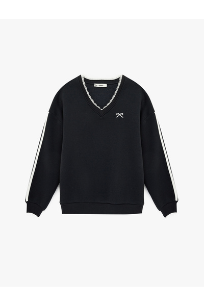 Koton Şardonlu Fiyonklu Dantel Detaylı V Yaka Uzun Kollu Oversize Sweatshirt