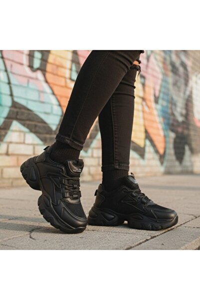 OEM Women's sports shoes, comfortable, flexible and breathable, versatile mod...