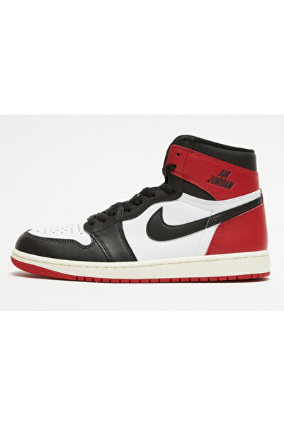 JORDAN 1 Retro High OG Black Toe Reimagined
