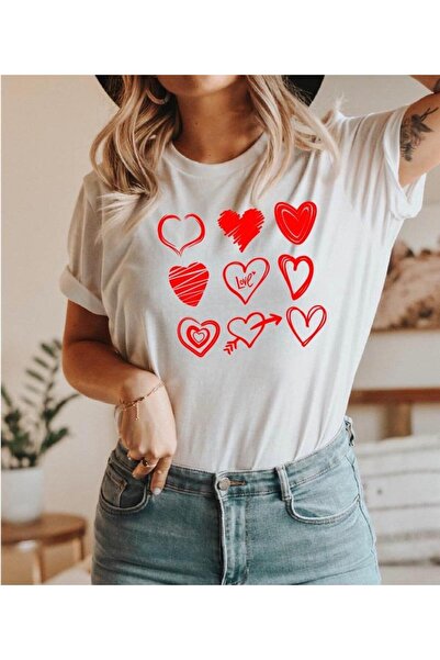 herkesemoda تي شيرت أساسي بتفاصيل طباعة قلوب