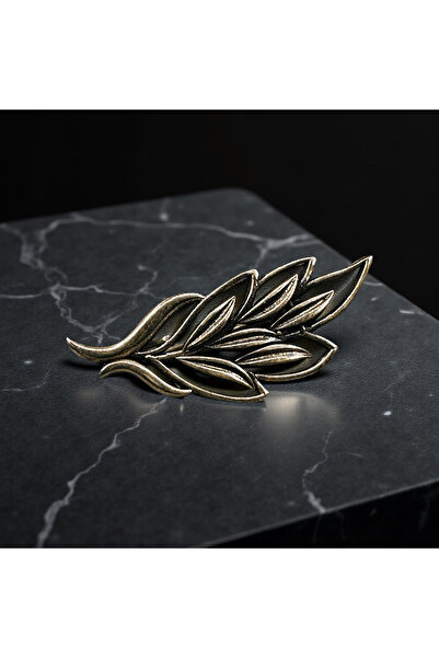 ZEY 925 Ayar Gümüş Zarif Yaprak Desenli Taşlı Broş – Şık ve Zamansız Aksesuar...