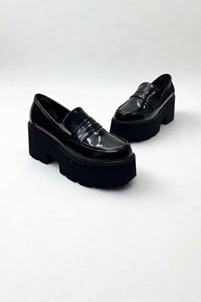 inizio Black Matte Patent Leather Thick Sole Loafer P9090