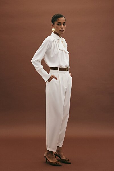 Sateen Lena Carrot Pants - Ecru