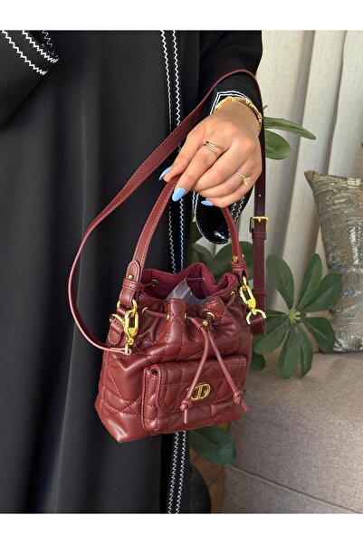 GENERAL Elegant women's shoulder bag with accessories