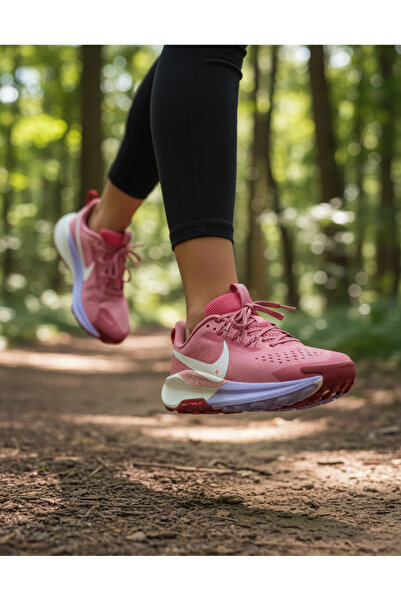 Nike Pegasus Trail 5 Pembe Koşu Ayakkabısı Zirveye Giden Yol Şimdi Daha Konfo...