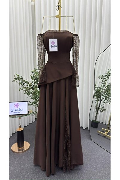 Bailsan Long brown taffeta dress with lace sleeves