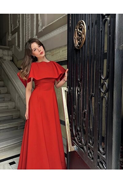 Cutie Long red satin evening dress – elegant design with a smooth cut