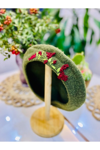 İLMİQUE El Nakışı ile İşlenmiş Fransız Keçe Şapka