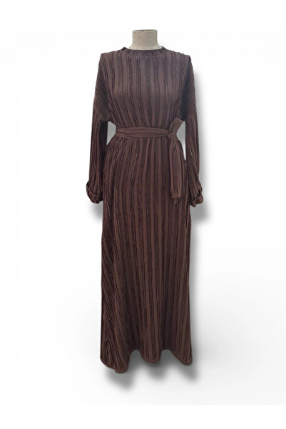 Butik Kahve Rengi Şardonlu Fırfırlı Elbise Modelimiz