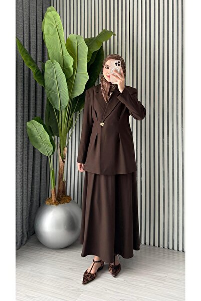 Molly Nelly Γυναικείο σετ με φαρδιά γραμμή, μονόκουμπο σακάκι και φούστα με δ...