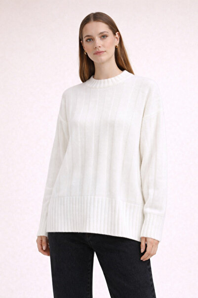 Kirazgym Striped Detail Half Turtleneck Soft Knit Sweater - White