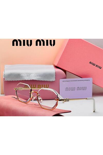 AURA Replica glasses of a famous international brand