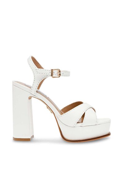 Steve Madden صندل نسائي أبيض من أكليم