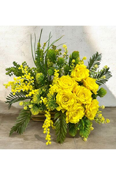 sedoshhomevision Yellow Rose Arrangement in Wooden Case