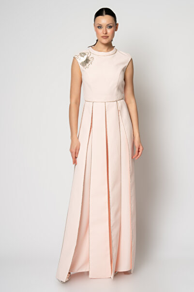 RENGIN Tek omzu metal aksesuarlı ay kollu üst ve krep pantolon abiye takım