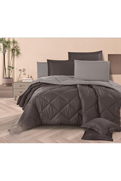 Red Rose Hotel-style duvet cover set for a single and a half bed, offering yo...