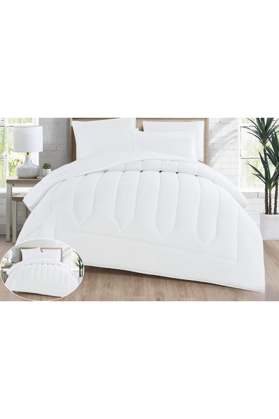 Red Rose A single and a half bed comforter set with a plain design to give yo...