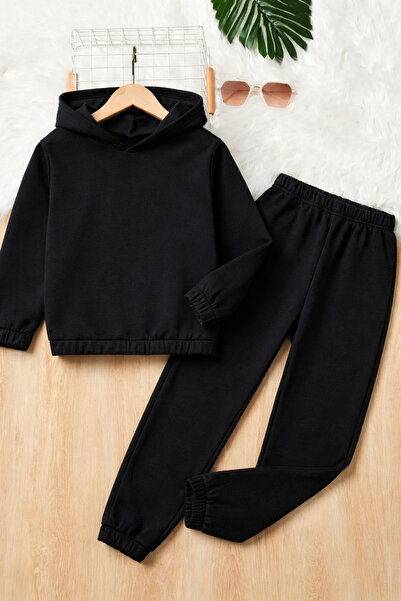 shop Set de trening unisex, un produs confortabil și casual, cu detalii din c...