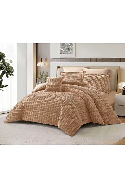 Red Rose A double winter duvet cover set with a royal design to give you eleg...