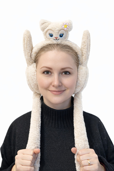 MD Moda Accessories سماعات أذن من القطيفة على شكل دمية دب لطيفة