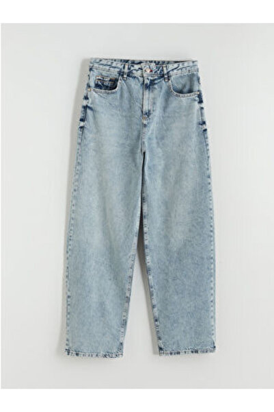 LC Waikiki Artı-Store Super Baggy Fit Men's Jeans Are Made with Wide Legs.