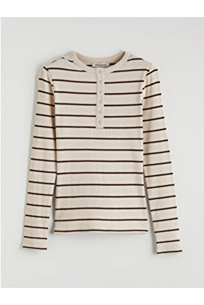 LC Waikiki بدلة نسائية من plus-store بياقة دائرية وأكمام طويلة، تتميز بنمط مخ...