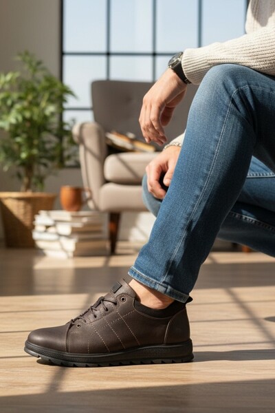 ENOCH SHOES حذاء إينوك كاجوال رجالي من الجلد الطبيعي باللون البني بتصميم رياض...