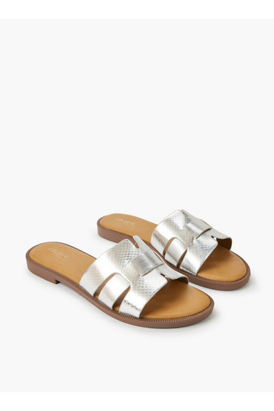 Celeste Women Textured Flat Sandals