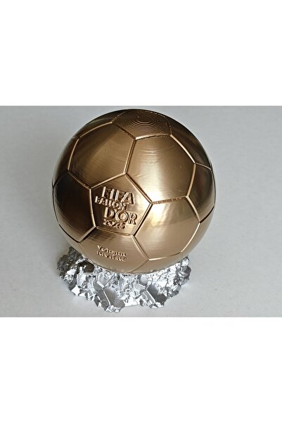 Cypnova Ballon d’Or Altın Top Heykeli – Dünyanın En İyisi Siz Olun!