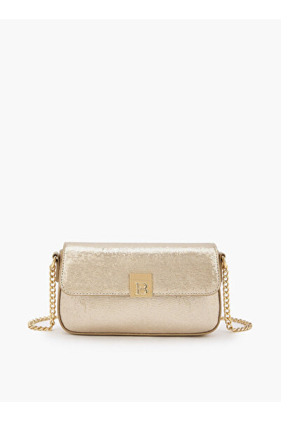 Flora Bella by Shoexpress حقيبة كروسبودي منقوشة بحزام سلسلة، من مجموعة رمضان