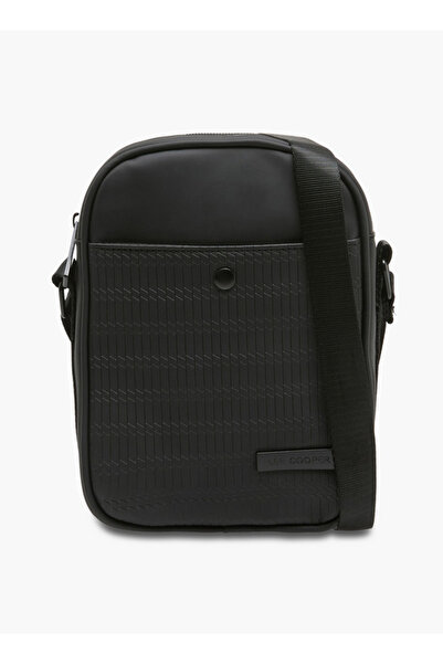 Lee Cooper حقيبة كروسبودي رجالية منقوشة