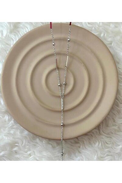 Septemmart قلادة فضية اللون بتصميم بسيط مع تفاصيل باجيت ودوريكا