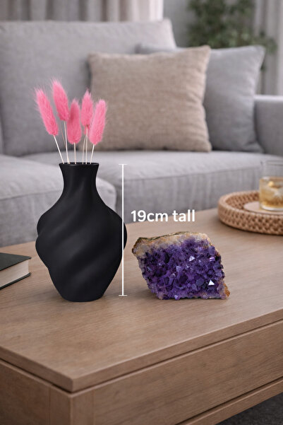 Vescarri Modern Decorative Vase – Minimal Design Home Accessory