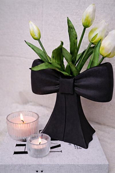 Vescarri مزهرية زخرفية بشريط - تصميم عصري مع تفاصيل فيونكة - 21 سم