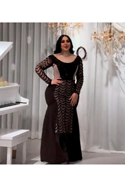 NALA FASHION ✨ A luxurious evening dress with an elegant design that combines...