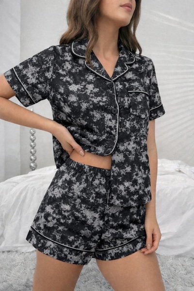 SİA LESS Γυναικείο σετ πιτζάμες με γκρι και μαύρο σχέδιο, κοντομάνικο και κον...