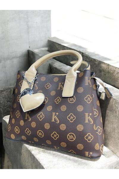 CHT A stylish and luxurious women's shoulder bag with its accessories