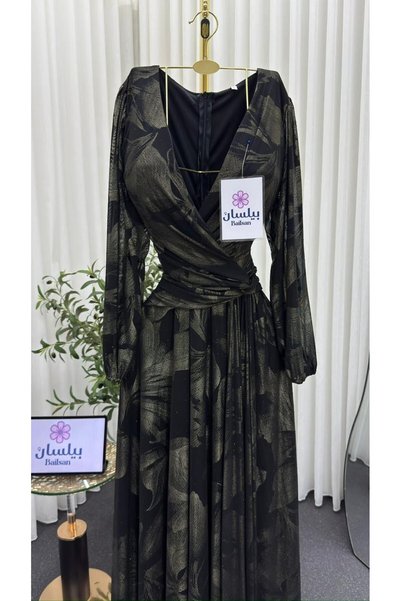 Bailsan Long black dress with gold patterns