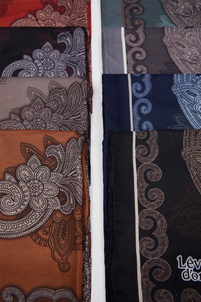 Levidor Lotus Shawl