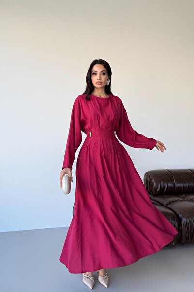 Serica Moda Rochie lungă plisată fucsia cu talie marcată