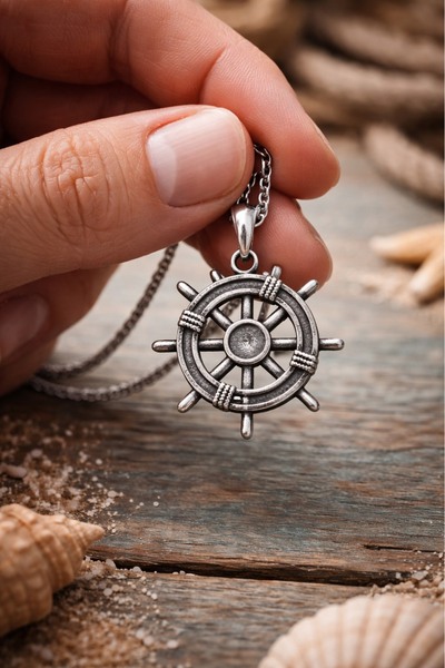 voyageaccessory Sailor Vintage Design Antique Steel Ancient Rudder Men's Neck...