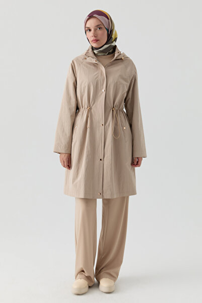 Tuğba Lastik Detaylı Kısa Yağmurluk - Fındık